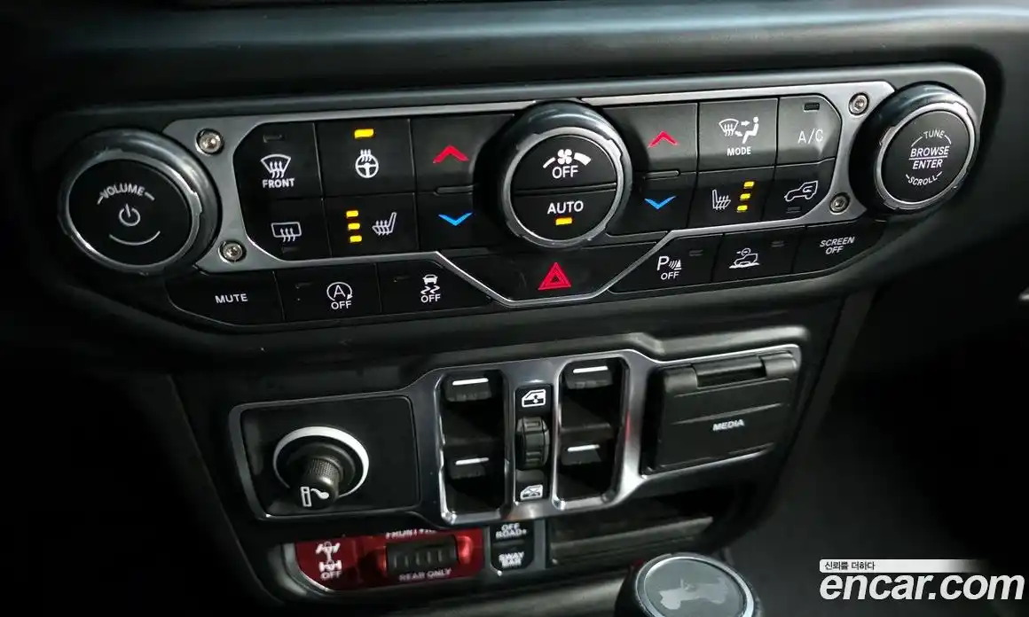Jeep Wrangler 2022 2.0 гидро в Москве № 215398, фото 16