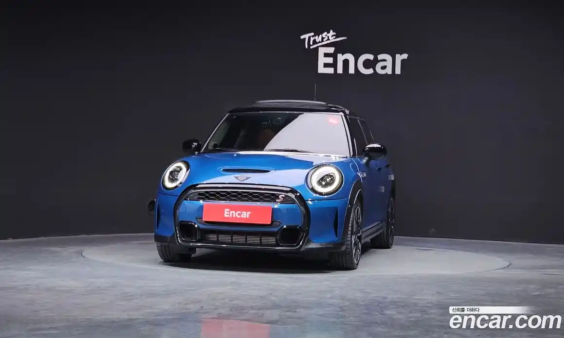 Mini Cooper 2023 2.0 гидро в Москве № 221526, фото 3