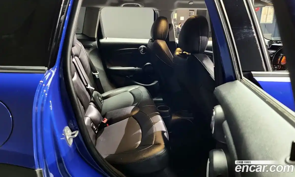 Mini Cooper 2020 1.5 гидро в Москве № 231433, фото 12