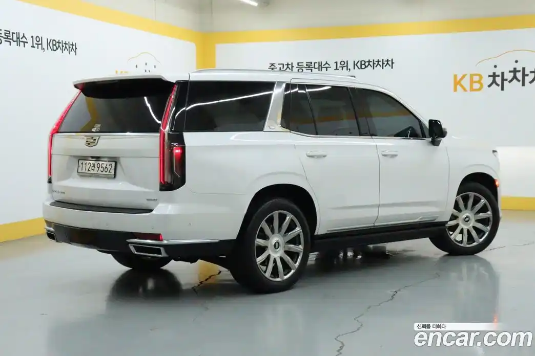 Cadillac Escalade 2022 6.2 гидро в Москве № 256410, фото 3