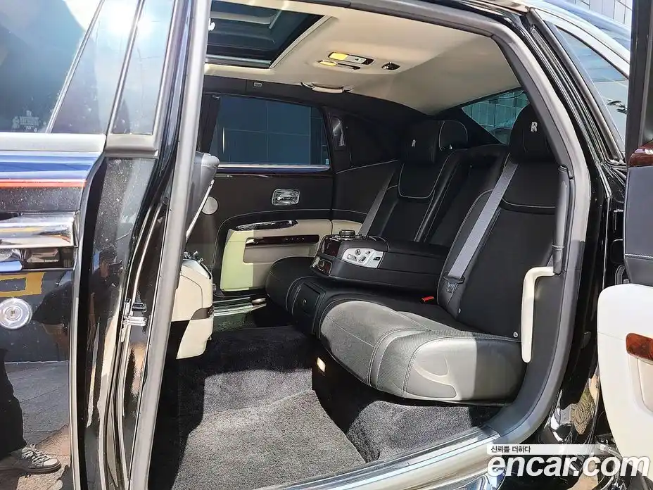 Rolls-Royce Ghost 2017 6.6 гидро в Москве № 256727, фото 16