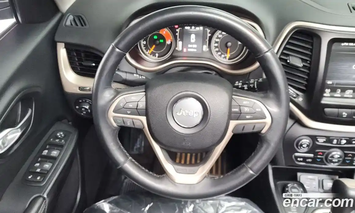 Jeep Cherokee 2016 2.2 гидро в Москве № 278923, фото 13
