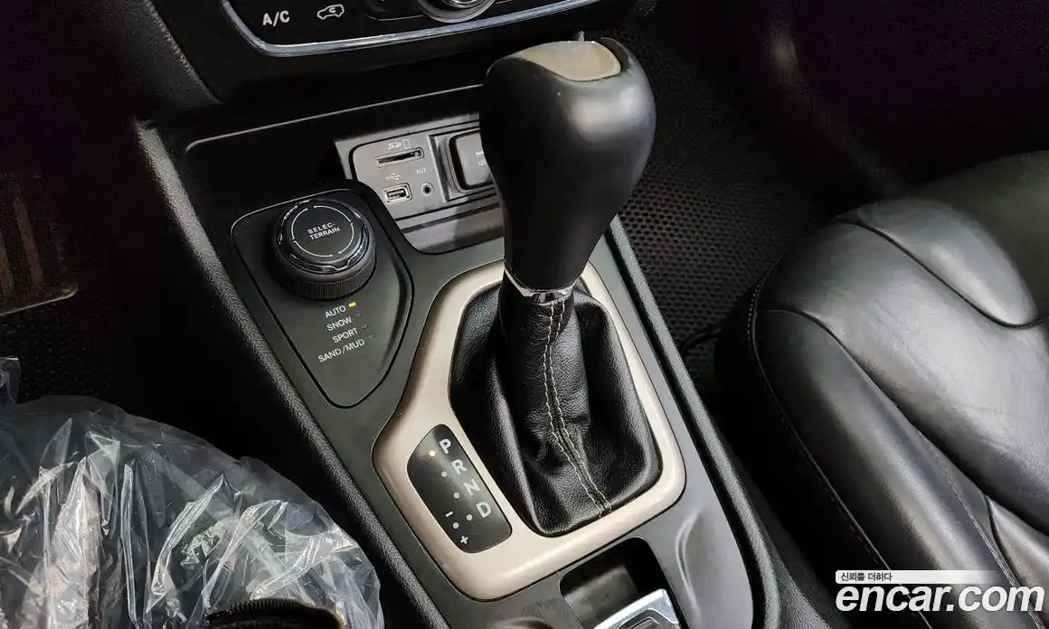 Jeep Cherokee 2016 2.2 гидро в Москве № 278923, фото 9