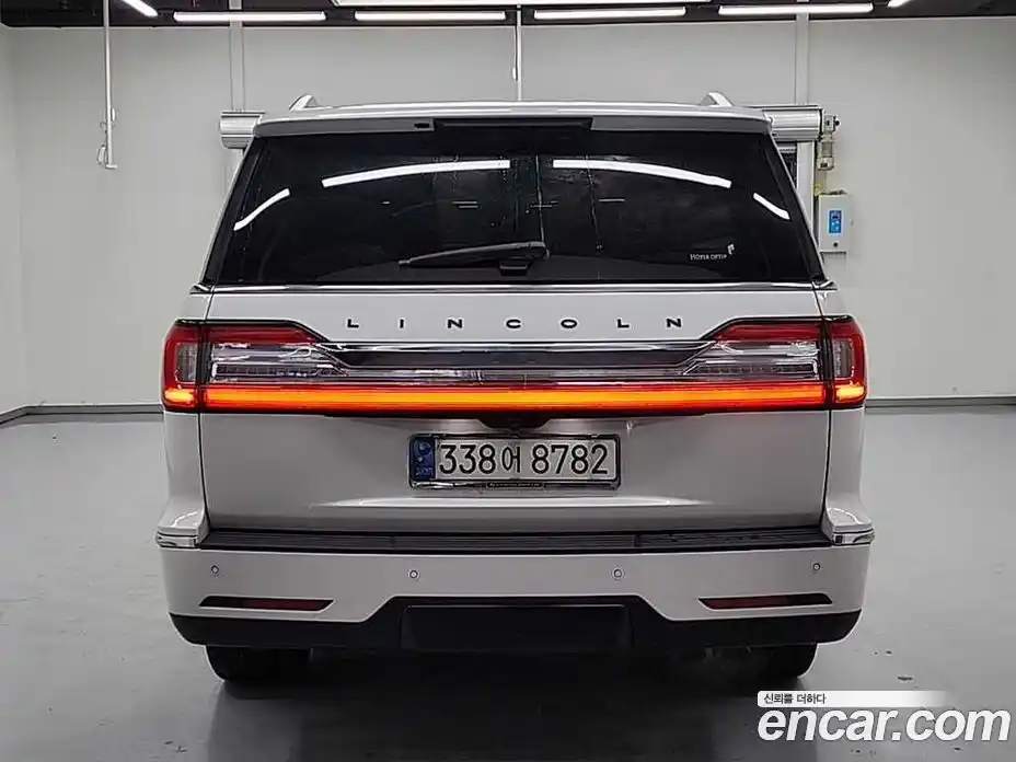 Lincoln Navigator 2019 3.5 гидро в Москве № 282696, фото 3