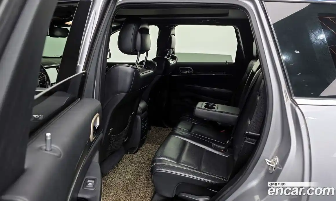 Jeep Cherokee 2015 3.0 гидро в Москве № 302456, фото 20