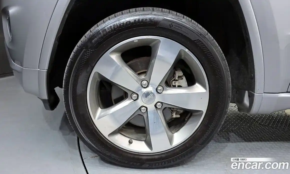 Jeep Cherokee 2015 3.0 гидро в Москве № 302456, фото 5
