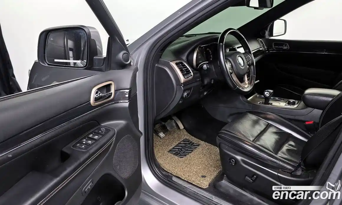 Jeep Cherokee 2015 3.0 гидро в Москве № 302456, фото 10
