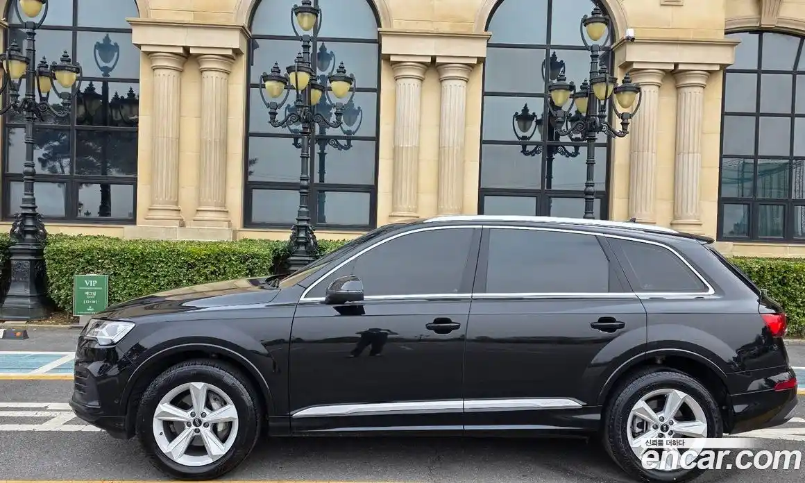 Audi Q7 2022 3.0 гидро в Москве № 312383, фото 3