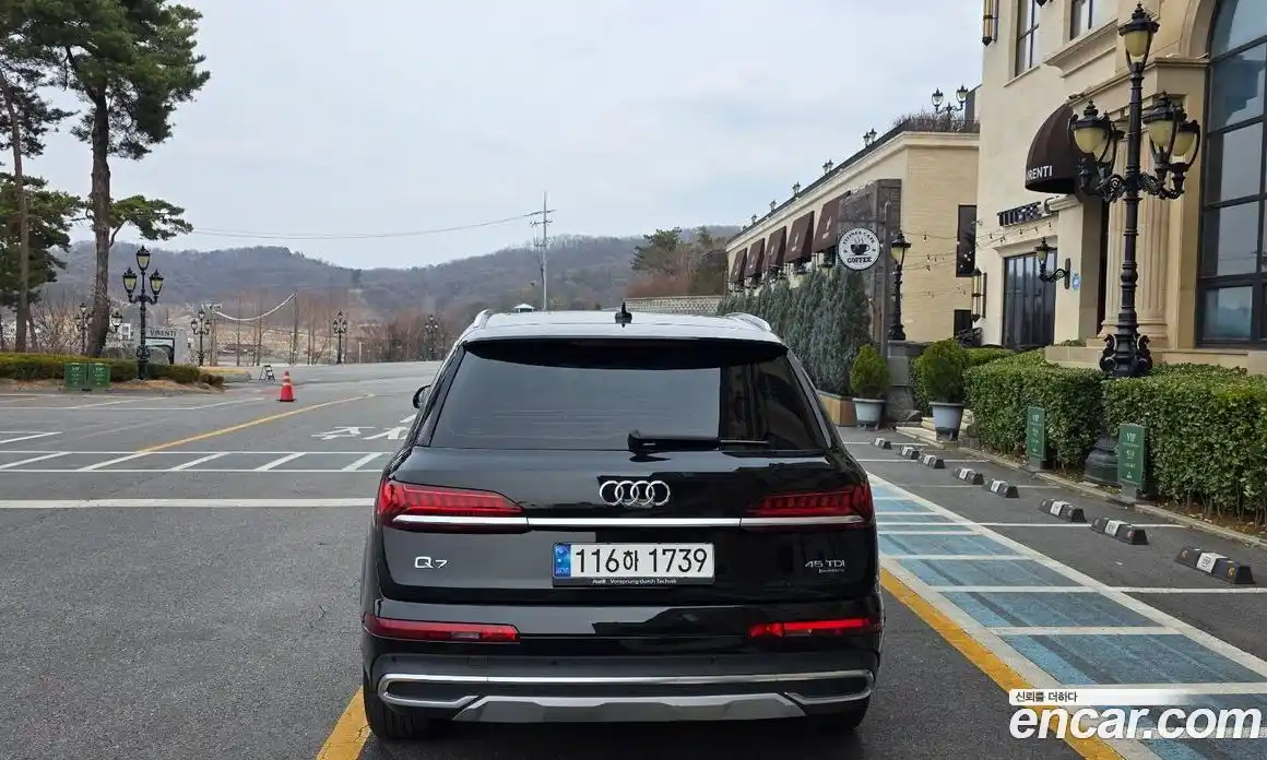Audi Q7 2022 3.0 гидро в Москве № 312383, фото 5