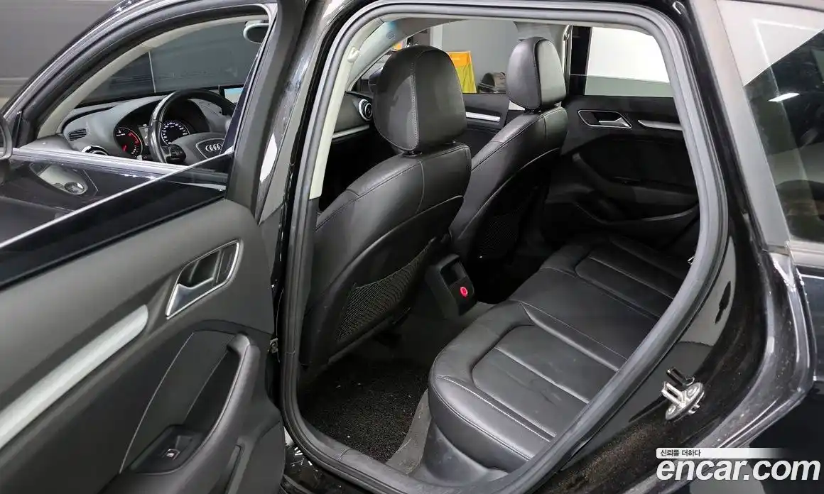 Audi A3 2015 1.6 гидро в Москве № 325795, фото 11