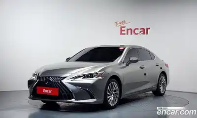 Lexus ES, 2022