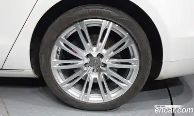 Audi A8 2012 4.2 гидро в Москве № 496943, миниатюра 5