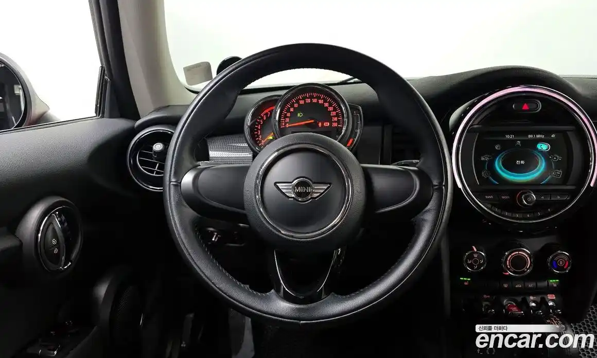 Mini Cooper 2017 1.5 гидро в Москве № 724897, фото 13