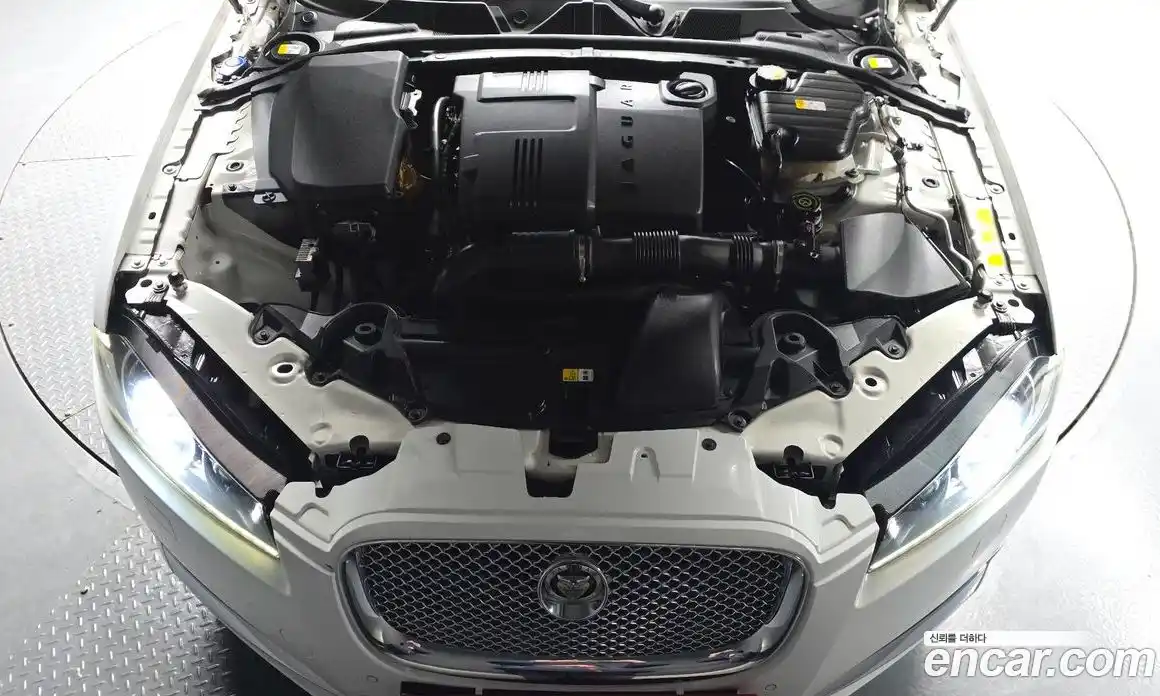 Jaguar XF 2013 2.2 гидро в Москве № 758596, фото 6