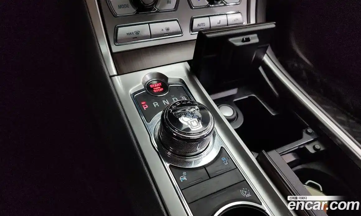 Jaguar XF 2015 2.2 гидро в Москве № 803425, фото 9