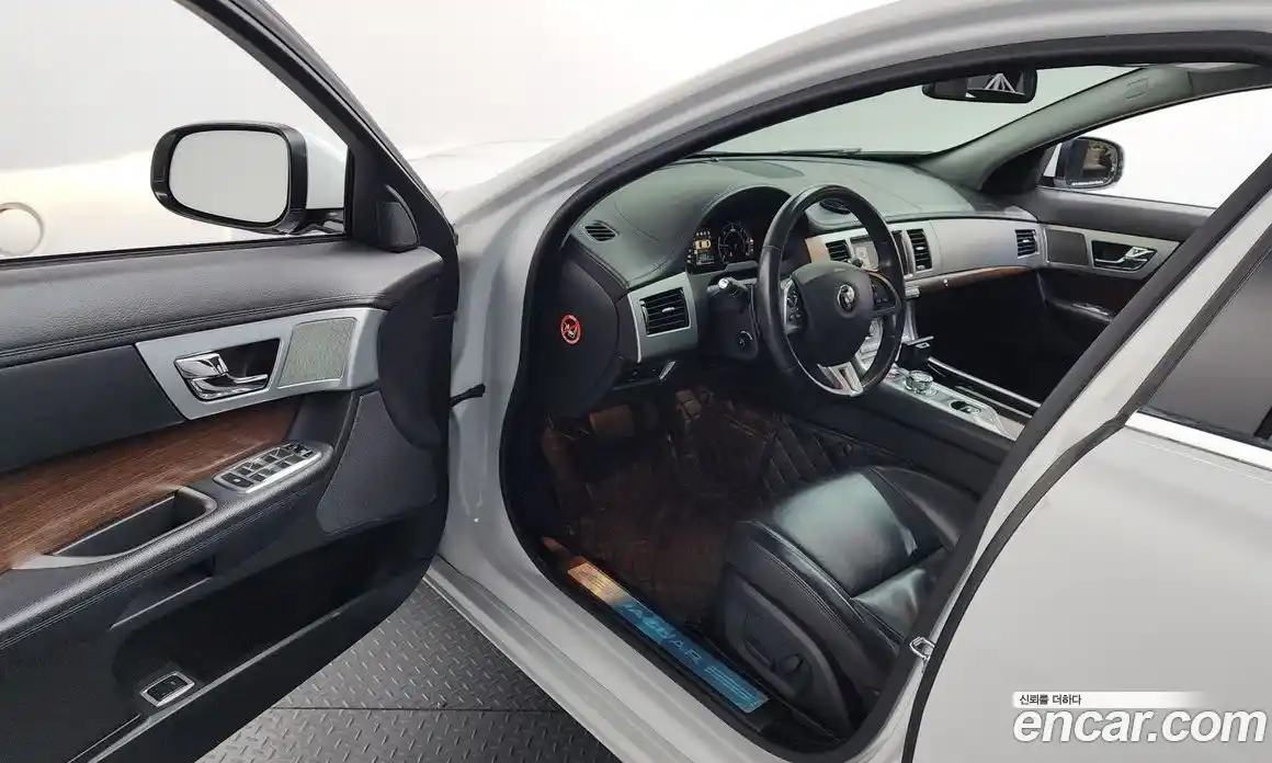 Jaguar XF 2015 2.2 гидро в Москве № 803425, фото 10