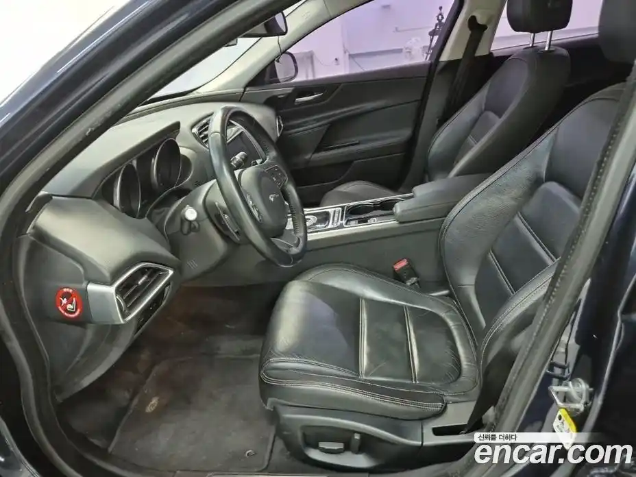 Jaguar XE 2016 2.0 гидро в Москве № 803456, фото 11