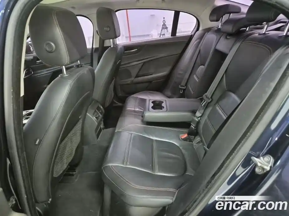Jaguar XE 2016 2.0 гидро в Москве № 803456, фото 12