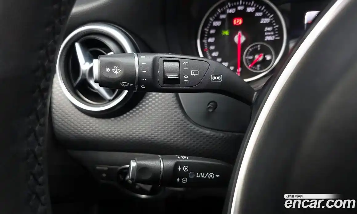 Mercedes-Benz A-Class 2018 1.6 гидро в Москве № 822616, фото 16