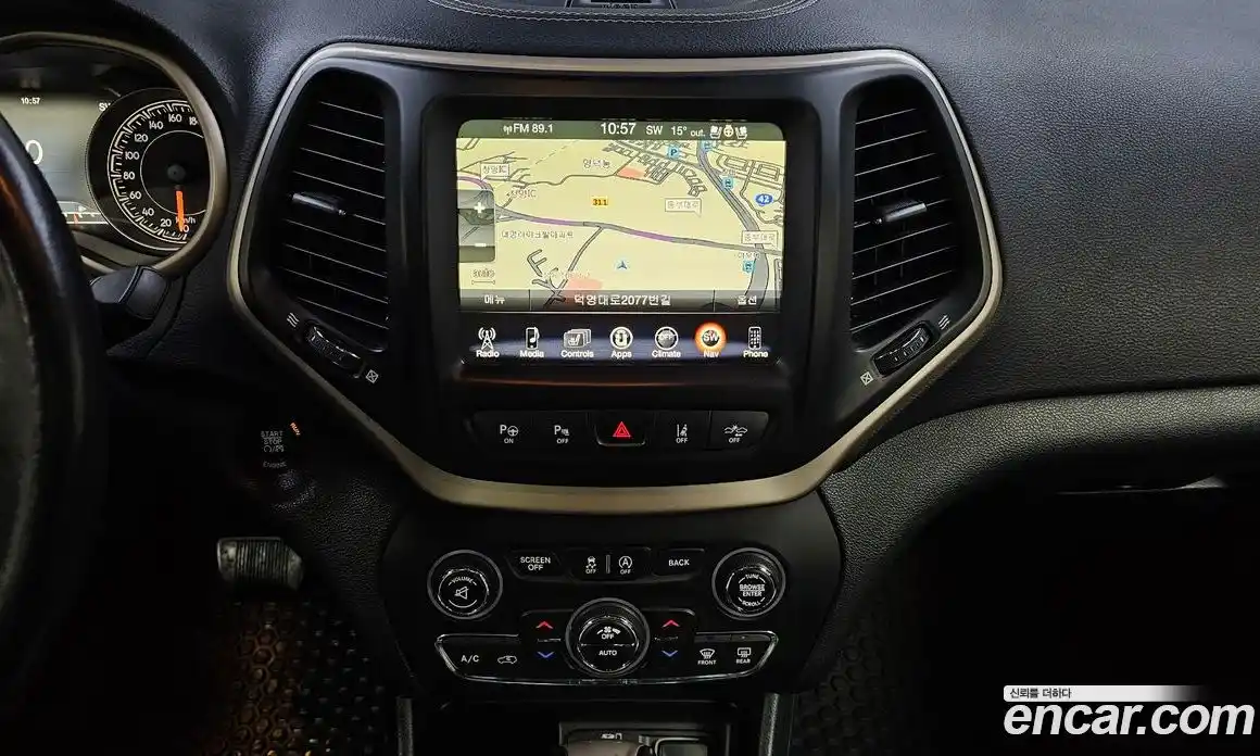 Jeep Cherokee 2016 2.2 гидро в Москве № 826624, фото 14