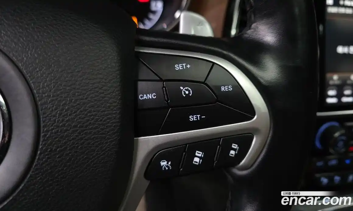 Jeep Cherokee 2020 3.6 гидро в Москве № 826647, фото 19