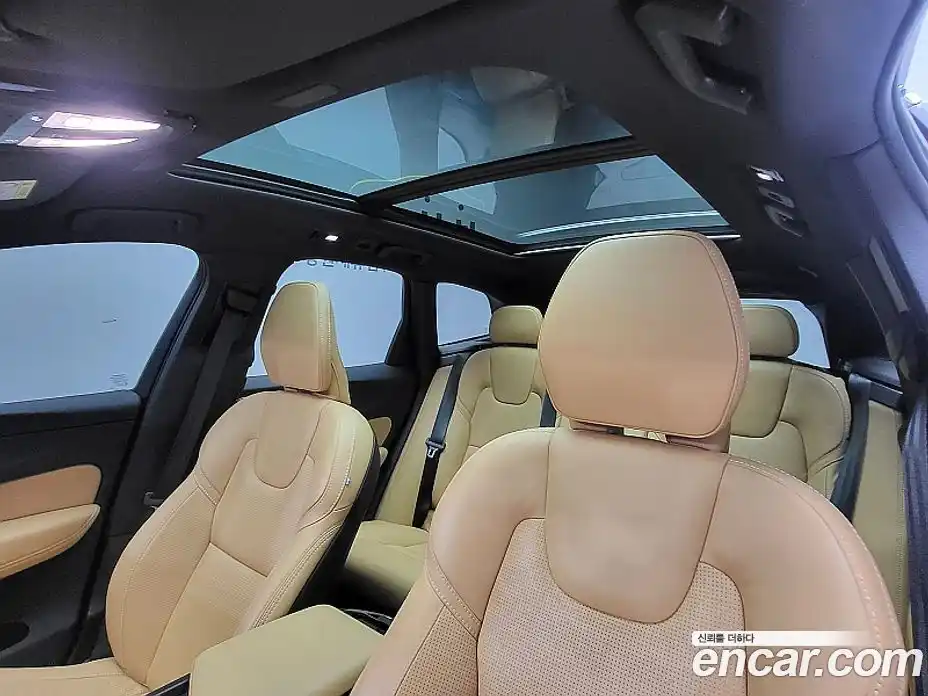 Volvo XC60 2023 2.0 гидро в Москве № 860486, фото 15