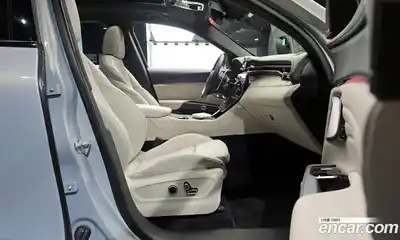 Maserati Grecale 2023 2.0 гидро в Москве № 863335, миниатюра 11