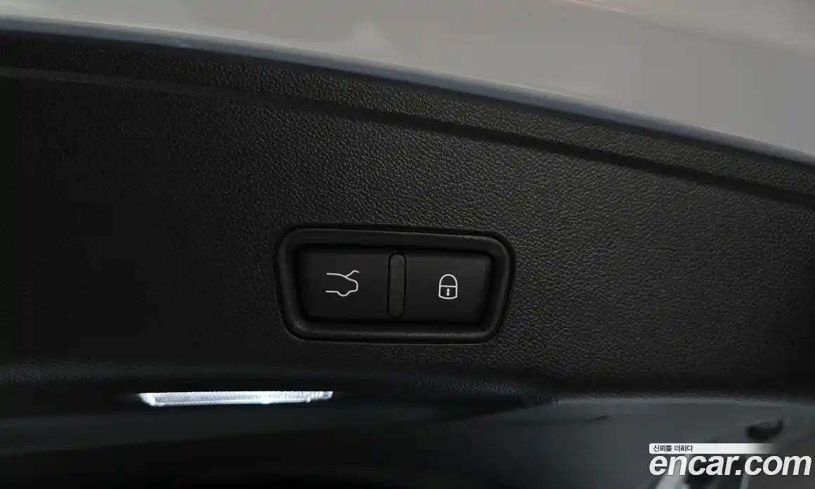 Maserati Grecale 2023 2.0 гидро в Москве № 863335, фото 20