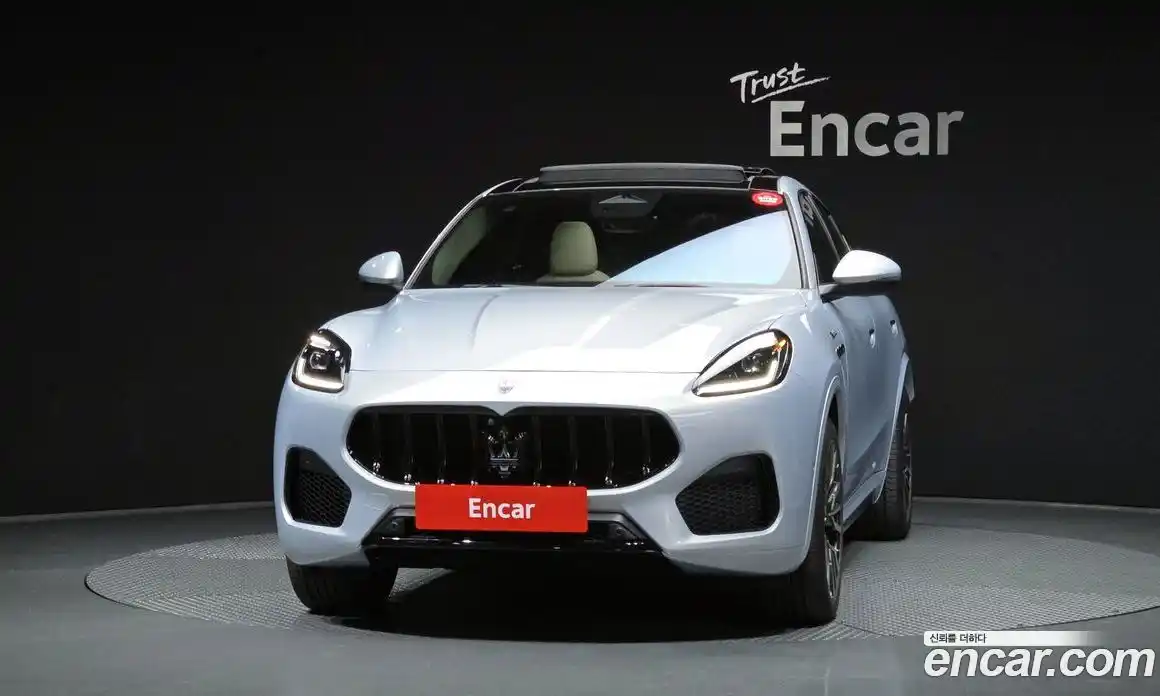 Maserati Grecale 2023 2.0 гидро в Москве № 863335, фото 3