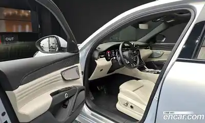 Maserati Grecale 2023 2.0 гидро в Москве № 863335, миниатюра 10