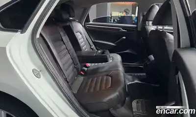 Volkswagen Passat 2018 2.0 гидро в Москве № 896163, миниатюра 12