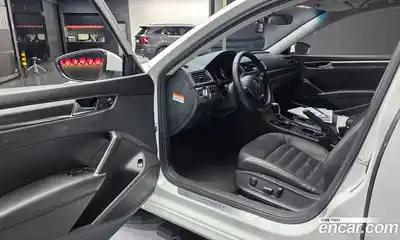 Volkswagen Passat 2018 2.0 гидро в Москве № 896163, миниатюра 10