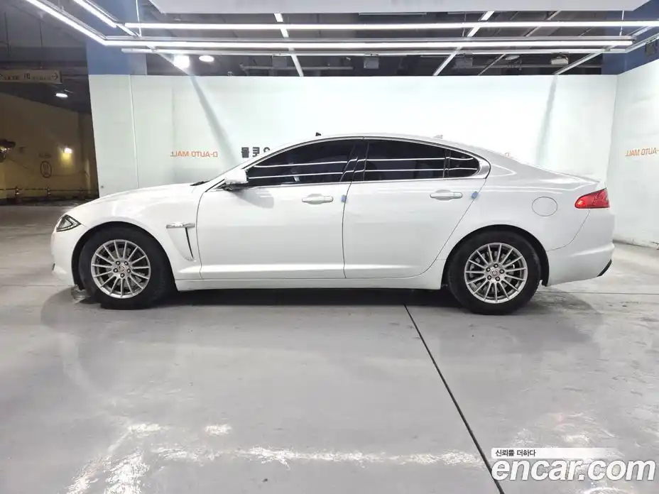 Jaguar XF 2015 2.2 гидро в Москве № 976570, фото 9
