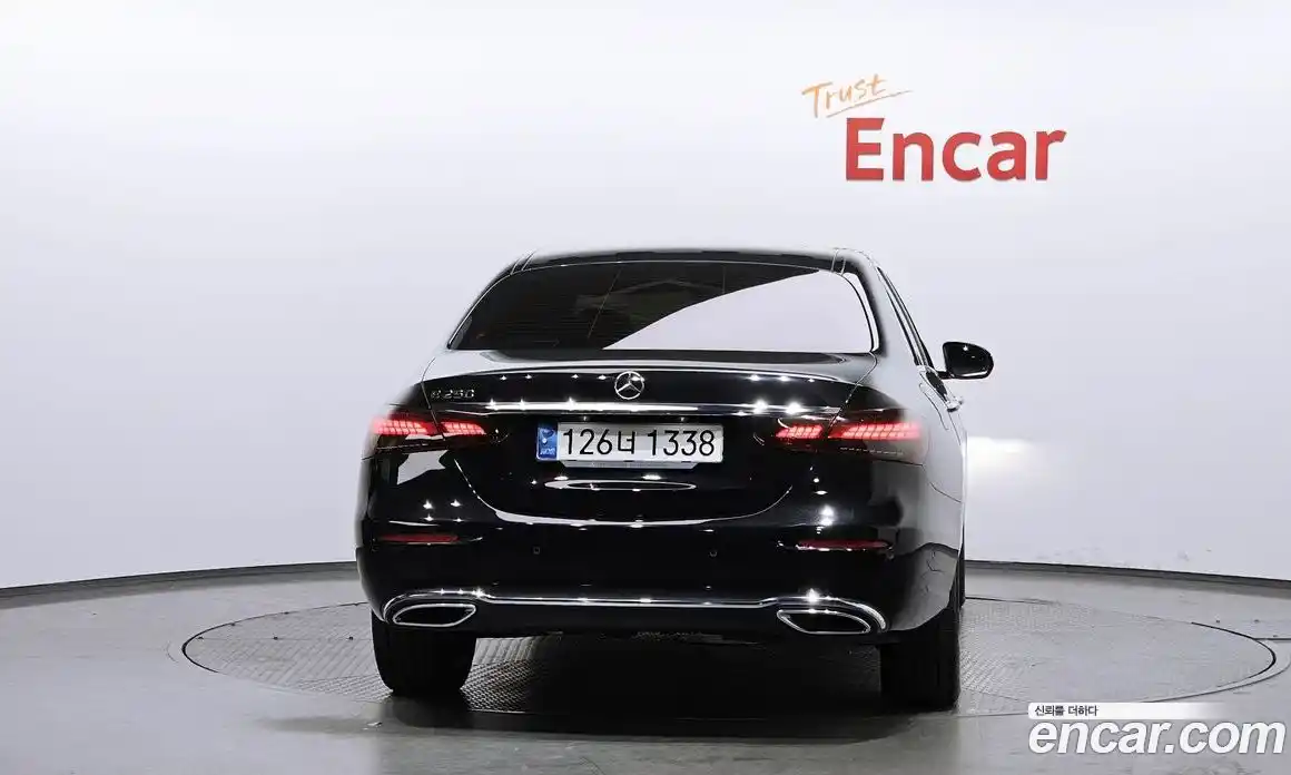Mercedes-Benz E-Class 2021 2.0 гидро, фото 4