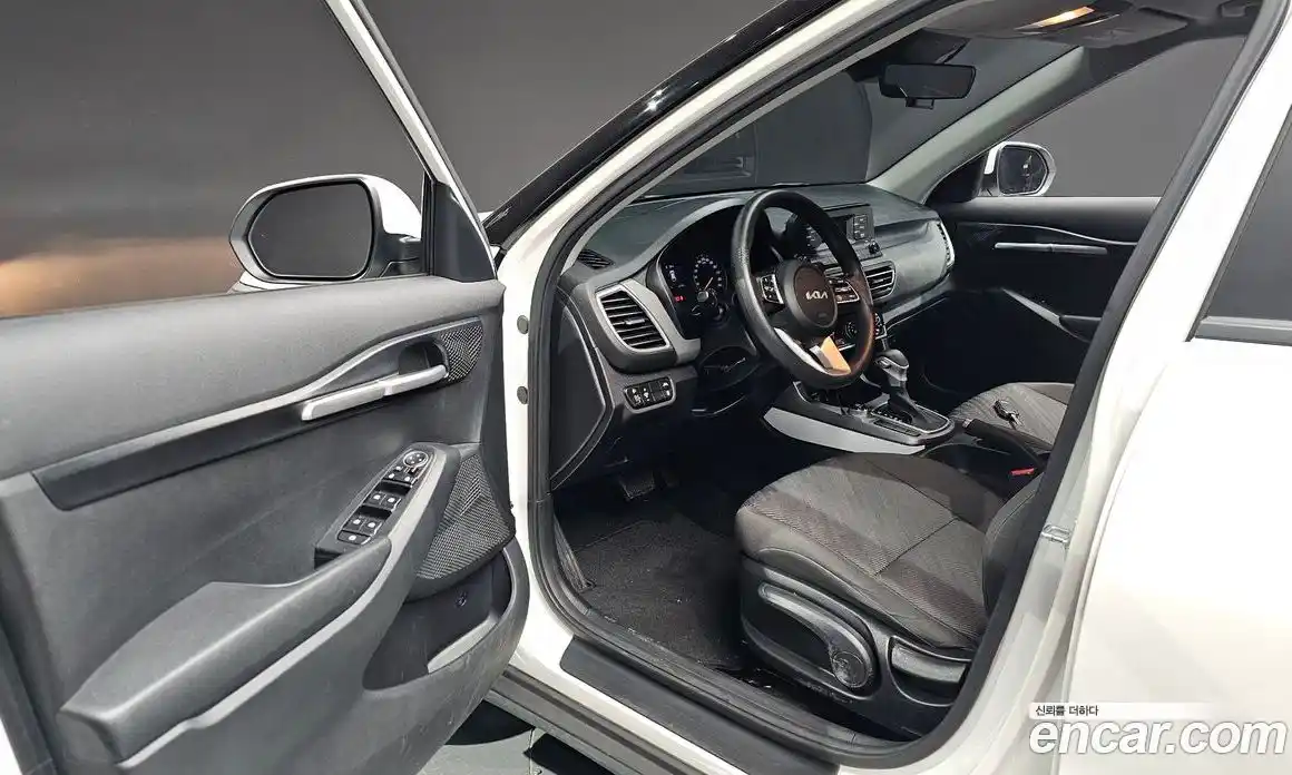 Kia Seltos 2022 1.6 Автомат в Москве № 1002791, фото 9