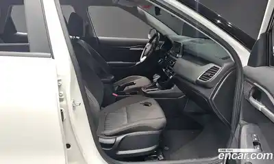 Kia Seltos 2022 1.6 Автомат в Москве № 1002791, миниатюра 10