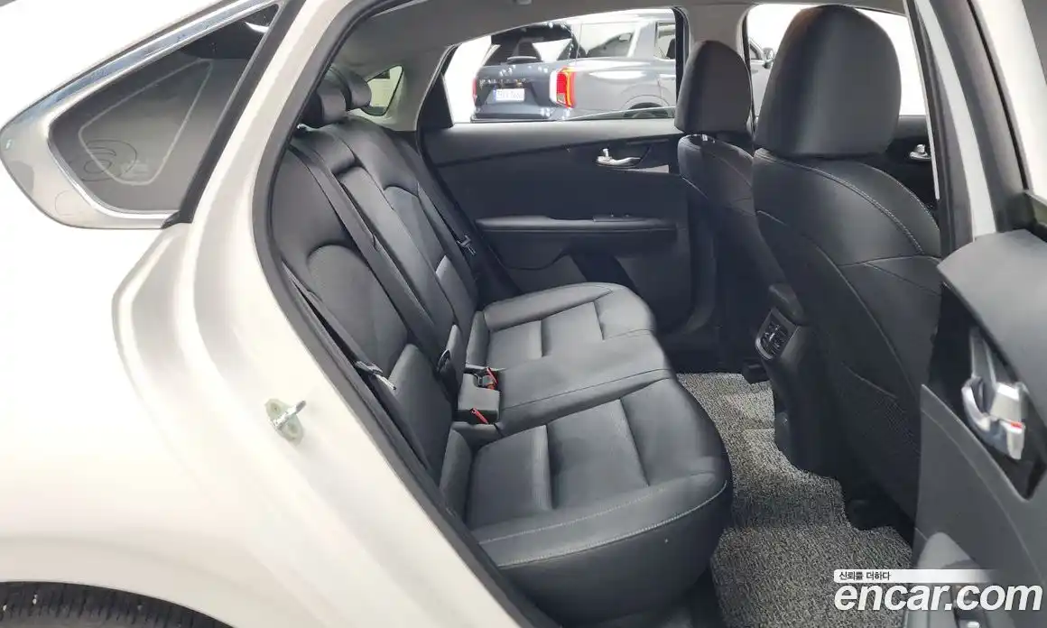 Kia K3 2022 1.6 Автомат в Москве № 1009413, фото 12