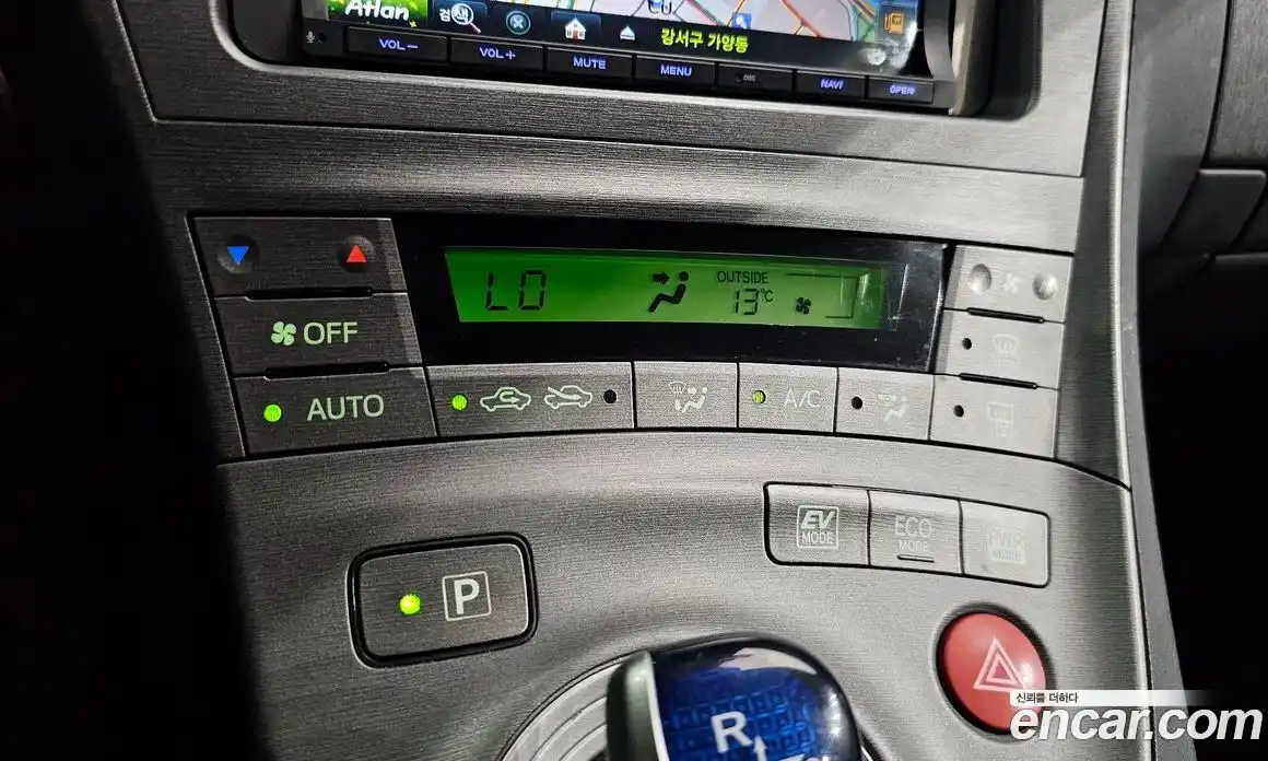 Toyota Prius 2015 1.8 гидро в Москве № 1015223, фото 16