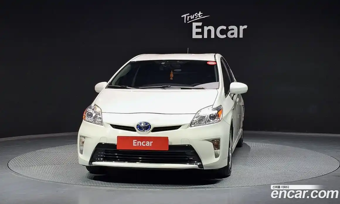 Toyota Prius 2015 1.8 гидро в Москве № 1015223, фото 3