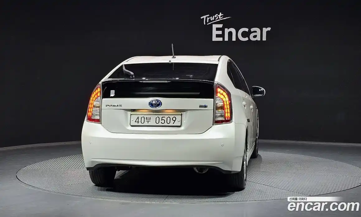 Toyota Prius 2015 1.8 гидро в Москве № 1015223, фото 4