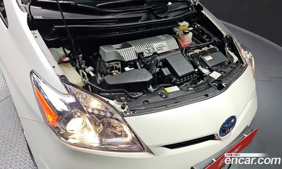 Toyota Prius 2015 1.8 гидро в Москве № 1015223, фото 6