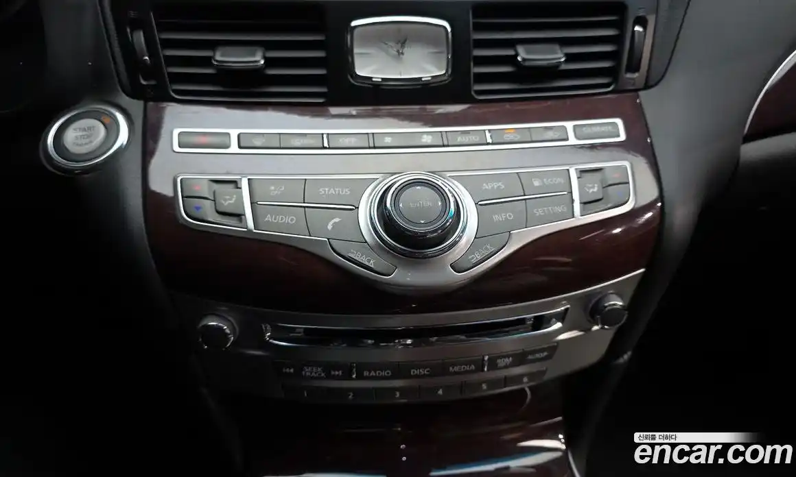 Infiniti Q70 2018 3.7 гидро в Москве № 1015745, фото 16