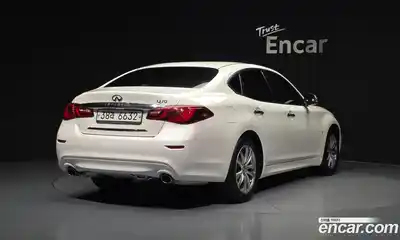 Infiniti Q70 2018 3.7 гидро в Москве № 1015745, миниатюра 2