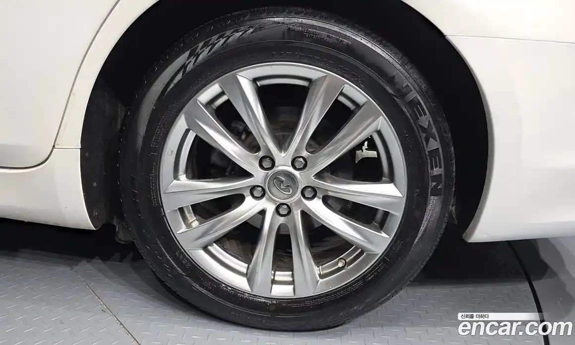 Infiniti Q70 2018 3.7 гидро в Москве № 1015745, фото 5