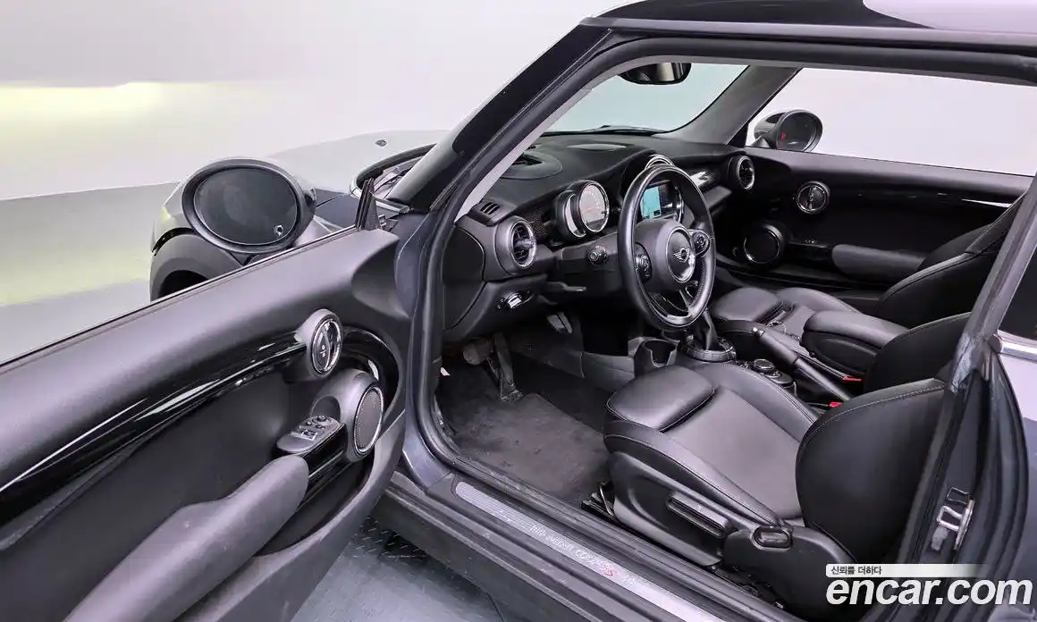 Mini Cooper 2016 2.0 гидро в Москве № 145816, фото 11