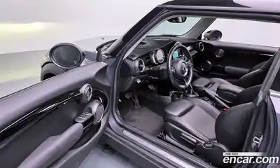 Mini Cooper 2016 2.0 гидро в Москве № 145816, миниатюра 11