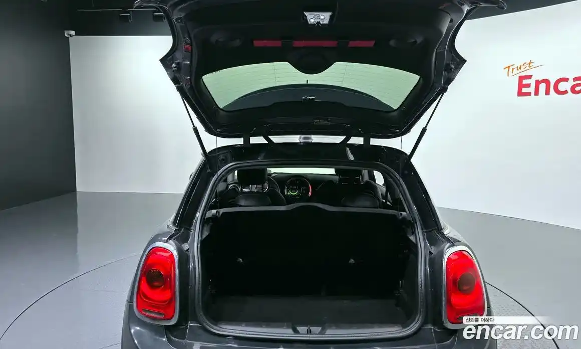 Mini Cooper 2016 2.0 гидро в Москве № 145816, фото 20