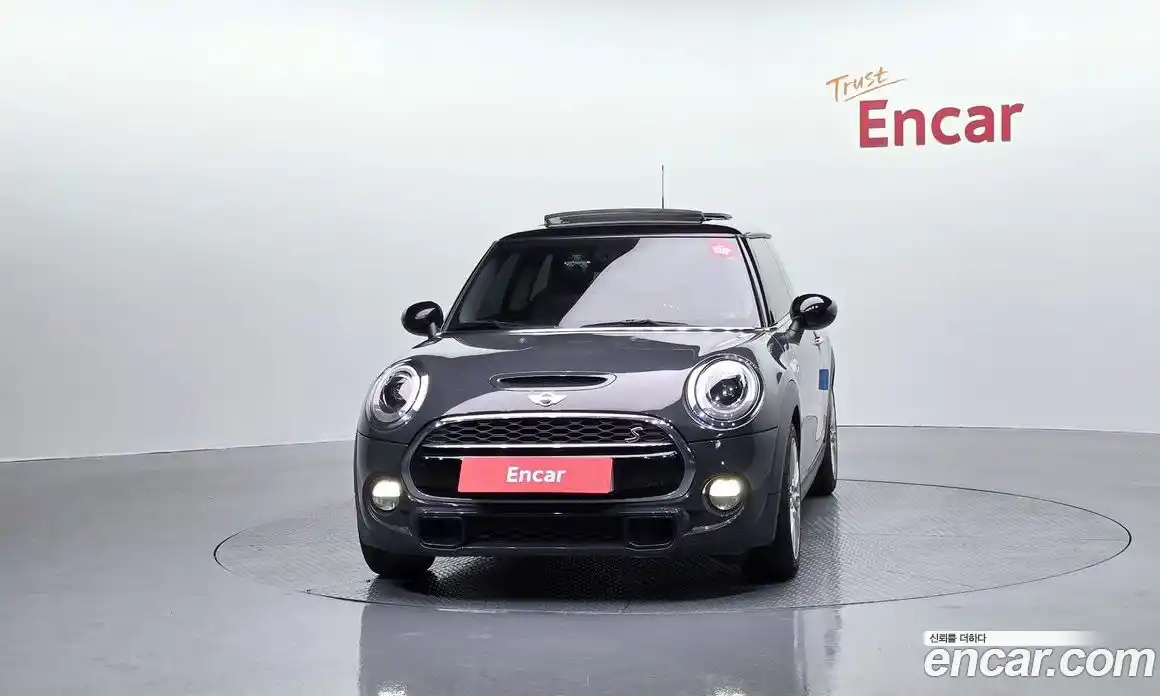 Mini Cooper 2016 2.0 гидро в Москве № 145816, фото 3