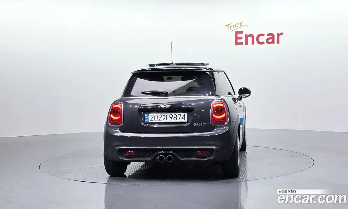 Mini Cooper 2016 2.0 гидро в Москве № 145816, фото 4