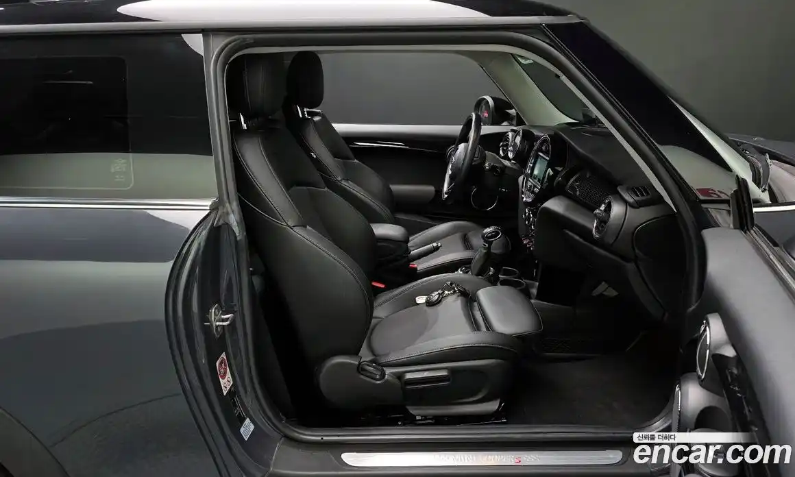 Mini Cooper 2016 2.0 гидро в Москве № 145816, фото 10